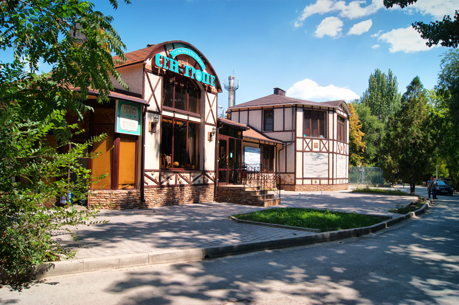 Искусственный камень, облицовочные плиты, оформление кафе